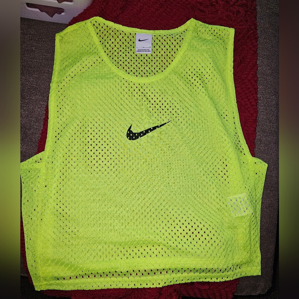 Nike mesh crop tank